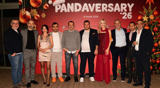 Wilma Elles yeni yıl partisinde dansı ile şov yaptı. Ailece yılbaşı partisine geldiler…