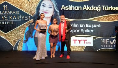 BURHAN AKDAĞ VE KIZI ASLIHAN AKDAĞ TÜRKER AYNI GECEDE ÖDÜL ALDI..