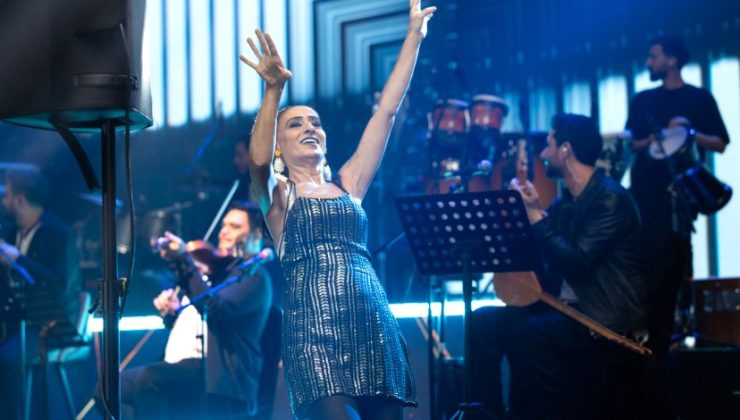 AŞK BENİ DÜŞÜNMÜYOR