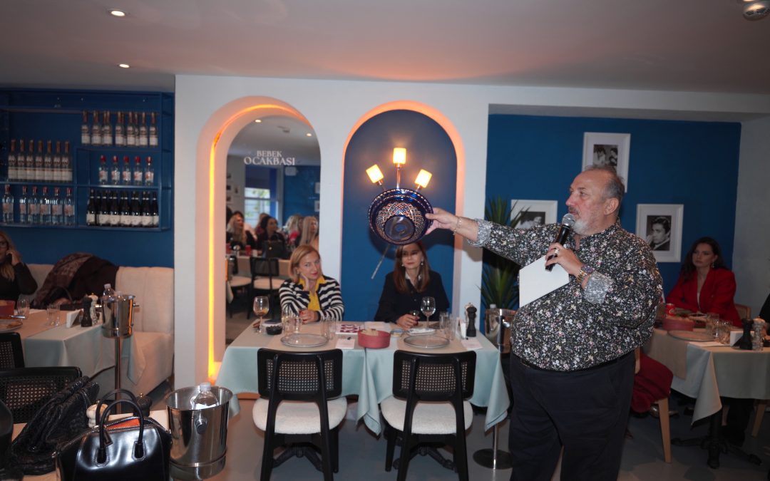 Boğazda Sanat Rüzgarı, Uğur Batur’un Müzayedesi Büyük İlgi Gördü  Sanat, Stil ve Lezzet Aynı Masada: Bebek’te Özel Müzayede Gecesi