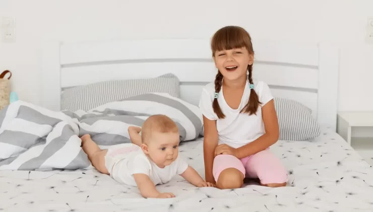 Yeni Doğan Bebeğiniz ile Kardeşinin İlişkisini Sağlamak