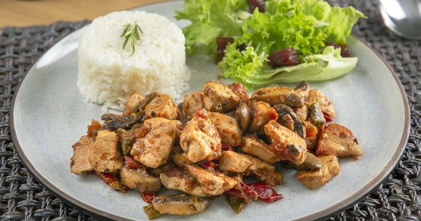 Dakikalar İçinde Sofrada: Mantarlı Tavuk Sote – modagirdim.com