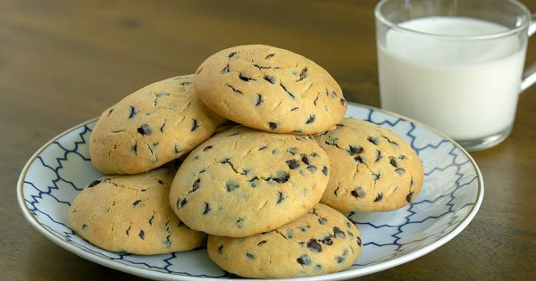 Süte En Çok Yakışan: Damla Çikolatalı Kurabiye – modagirdim.com