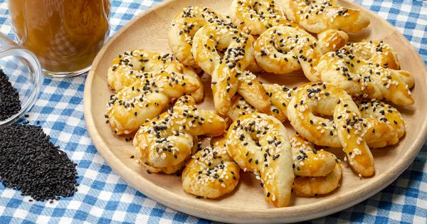 Çay Saati Klasiği: Pastane Usulü Sirkeli Tuzlu Kurabiye