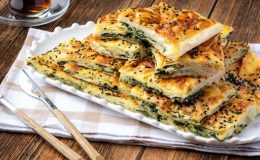 Çayın Yanına, Kahvaltıya: Hazır Yufkadan Ispanaklı Börek – modagirdim.com