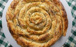 Hep Peynirli Olacak Değil Ya: Pırasalı Börek – modagirdim.com