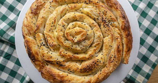 Hep Peynirli Olacak Değil Ya: Pırasalı Börek – modagirdim.com