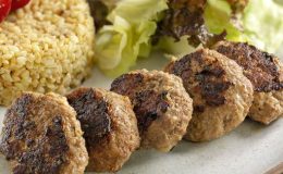 İçi Sulu ve Tam Kıvamında Pişer: Izgara Köfte – modagirdim.com