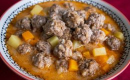 Dağılmadan Pişmesinin Sırlarıyla: Ekşili Köfte – modagirdim.com