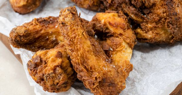 Dinamit Sos ve Nefis Lahana Salatasıyla: Çıtır Tavuk – modagirdim.com