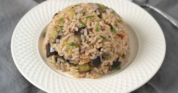 Bol Domatesli: Patlıcanlı Pilav – modagirdim.com