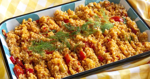 Bol Salçalı, Biberli: Meyhane Pilavı Tarifi – modagirdim.com