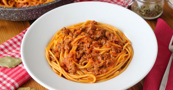 Doyurucu ve Pratik: Kıymalı Makarna Tarifi – modagirdim.com