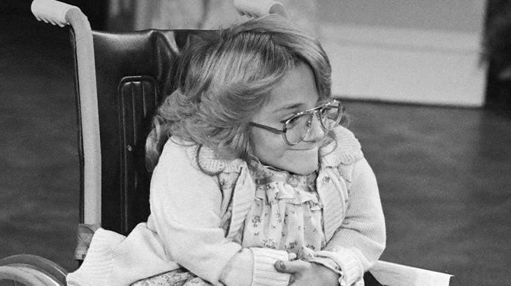 Cam kemik hastalığı ile mücadele ediyordu! Ünlü oyuncu hayatını kaybetti