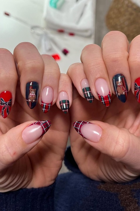 Yeni Yıla Havalı Bir Giriş: Yılbaşı Temalı Tırnak İlhamları / 2