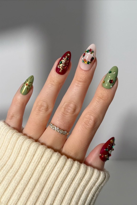 Yeni Yıla Havalı Bir Giriş: Yılbaşı Temalı Tırnak İlhamları / 1