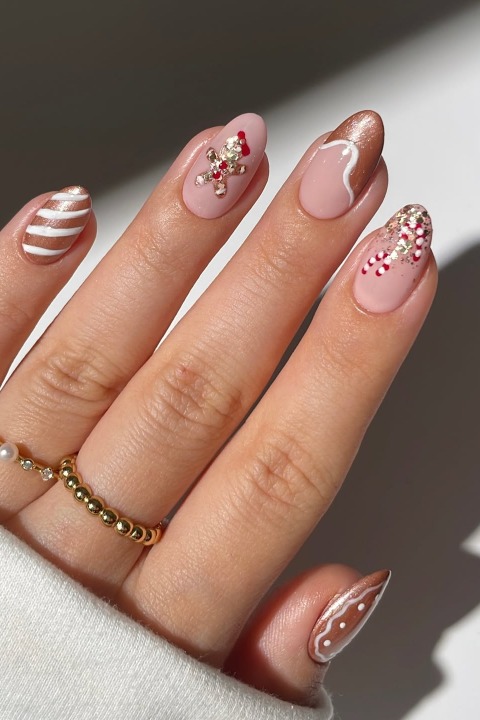 Yeni Yıla Havalı Bir Giriş: Yılbaşı Temalı Tırnak İlhamları / 4