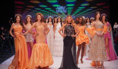 ÖZGE ULUSOY VE CEREN ARSLAN’LI MUHTEŞEM DEFİLEDE GÖRSEL ŞÖLEN