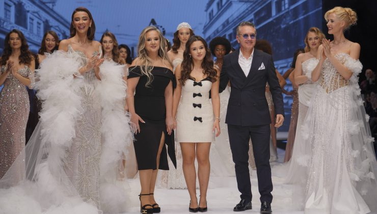 AYLA ÖLÇER DEFİLESİ İZLEYENLERİ BÜYÜLEDİ