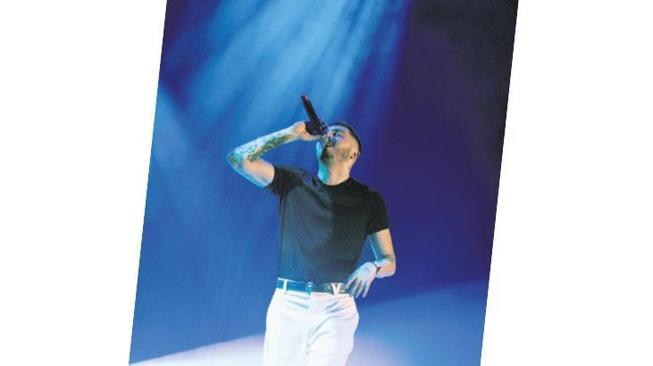 Almanya’da 10 bin kişiye söyledi