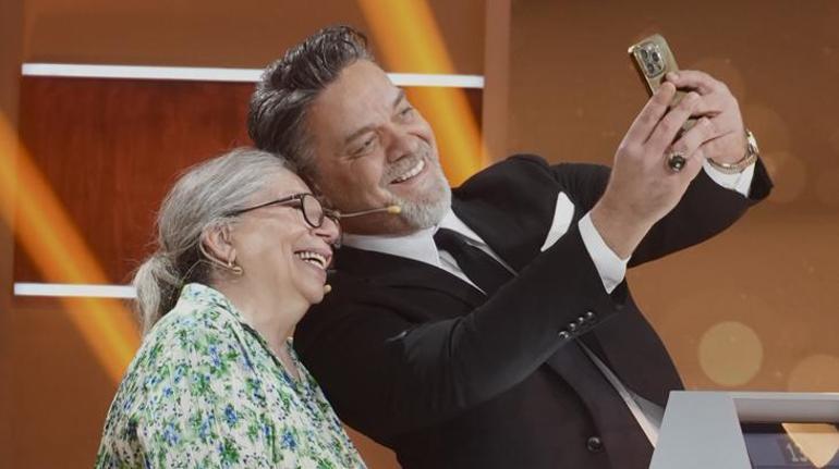 Kahkaha dolu gece Beyazla Joker neşe saçtı