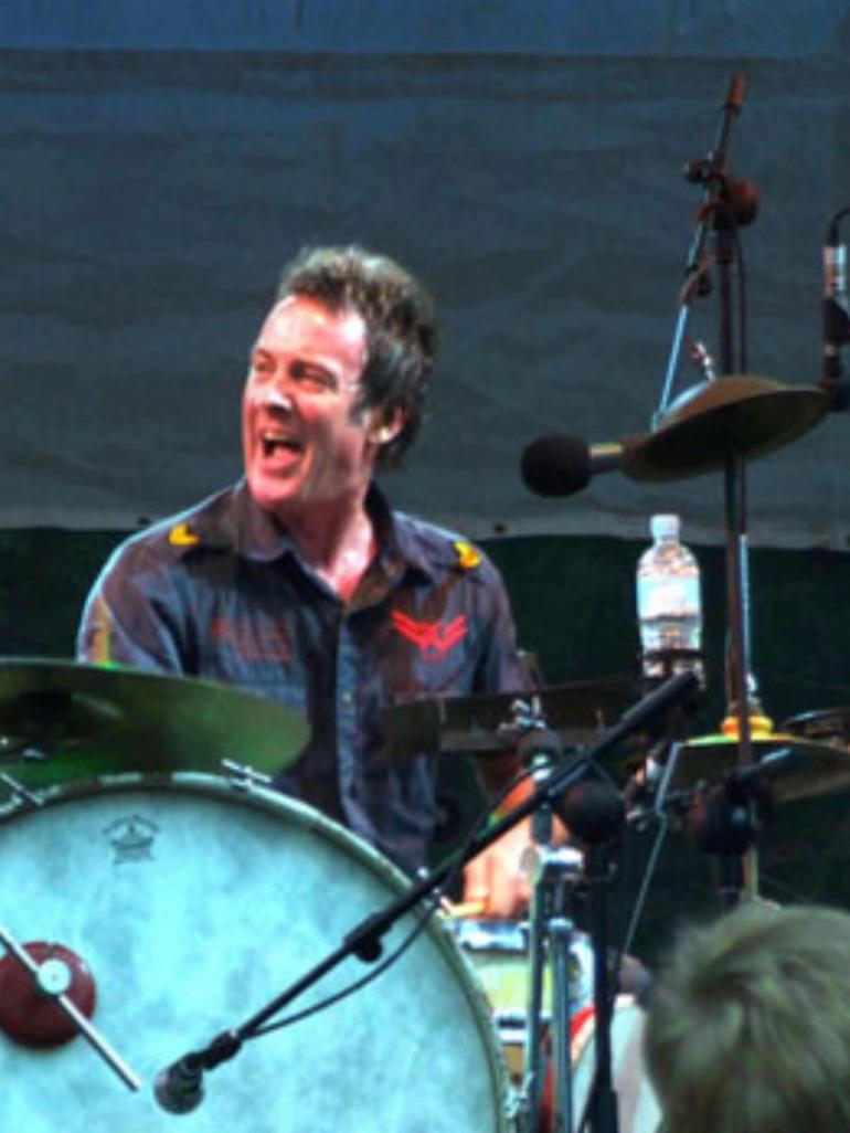 Pankreas kanseri ile mücadele ediyordu Ünlü müzisyenden acı haber