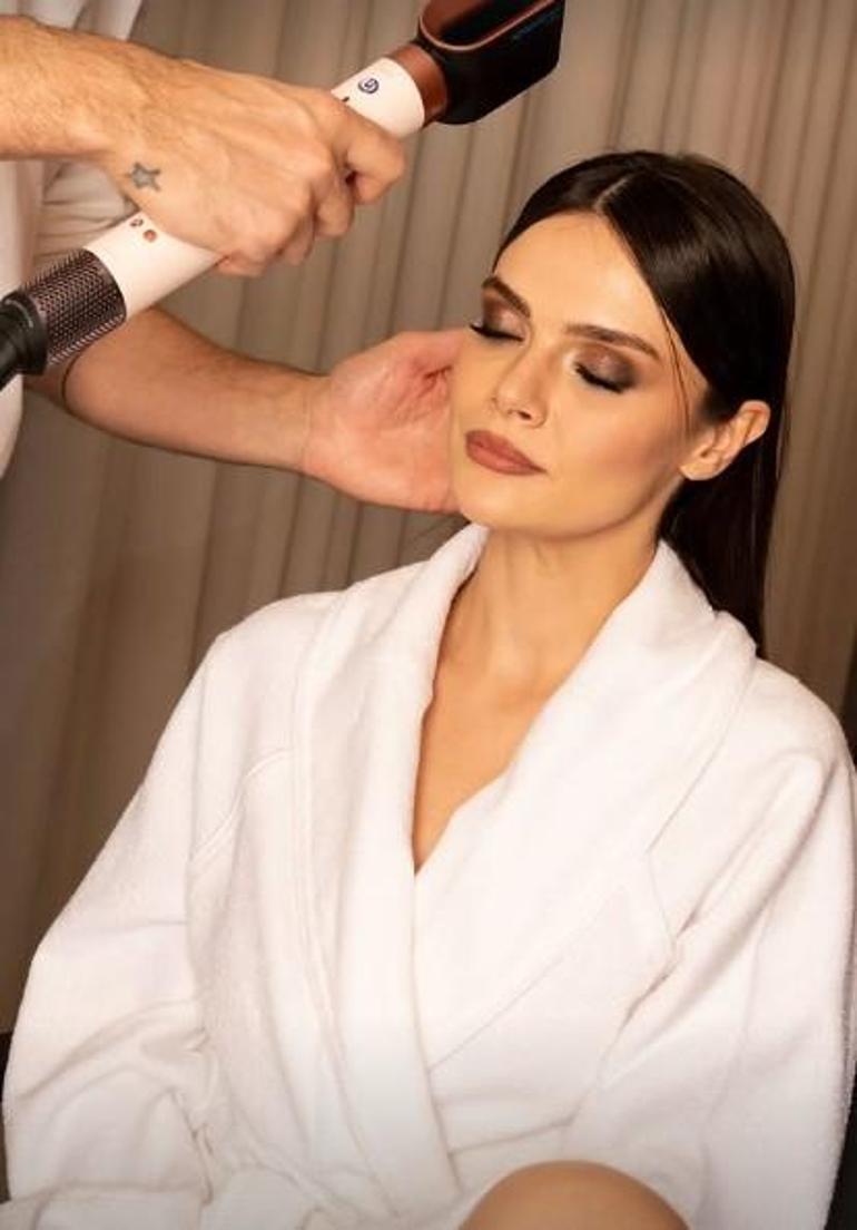 Uzak Şehirin Alyası ödüllere doyamıyor Sinem Ünsal geceye güzelliğiyle damga vurdu