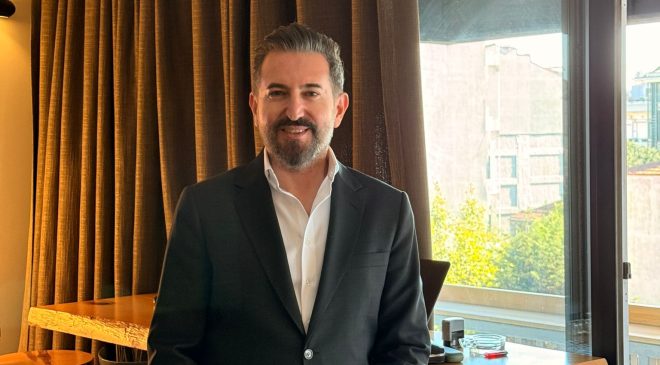 Sevgililer Günü’nde Güzelliğinizi Çekici Dudaklar ile Tamamlayın