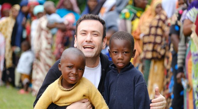 Özgür Aras’tan Afrika’ya Umut Taşıyan Yolculuk