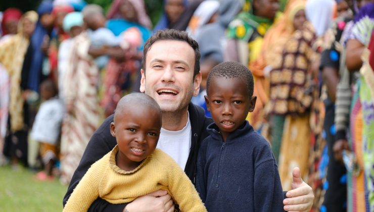 Özgür Aras’tan Afrika’ya Umut Taşıyan Yolculuk