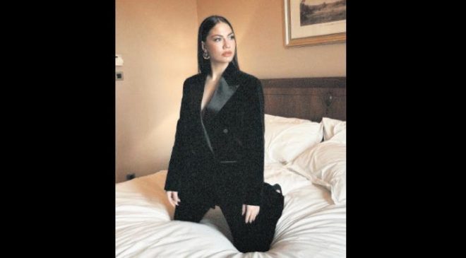 Bir Demet siyah şıklık