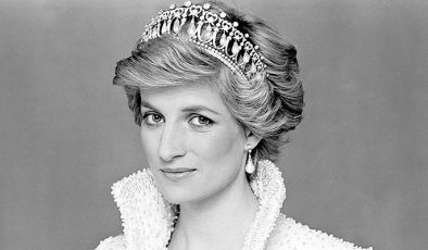 Hollywood yıldızından şaşırtan itiraf! 'Prenses Diana'nın hayaleti peşimi bırakmıyor'