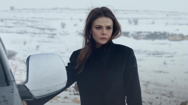 Karlar kraliçesi Alya Soğuğa rağmen ışıldadı