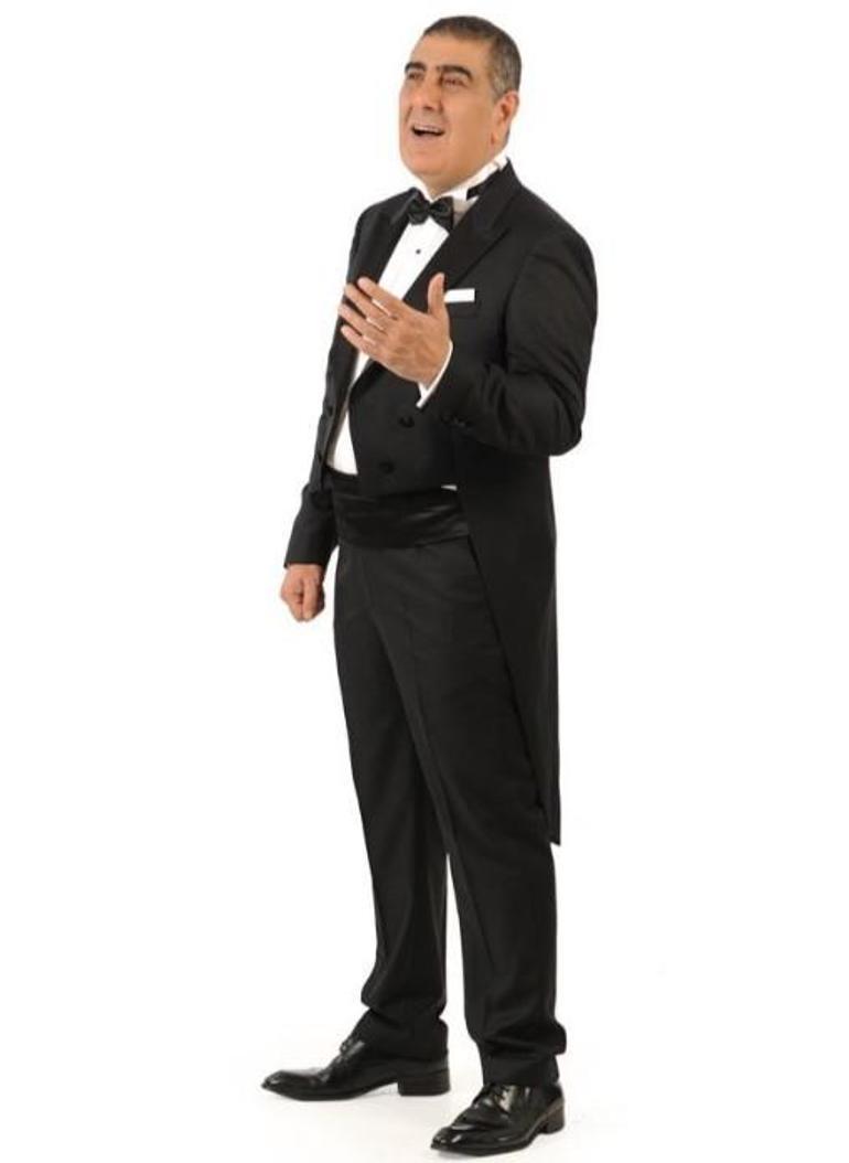 Metin Özülküden hayranlarını endişelendiren haber: Ameliyat oldu Hastaneden paylaşım geldi