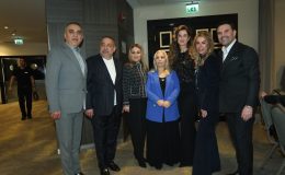 Murat ve Vildan Keloğlu dostlarI için Ramada da Bayram öncesi verdiği son iftar yemeği.