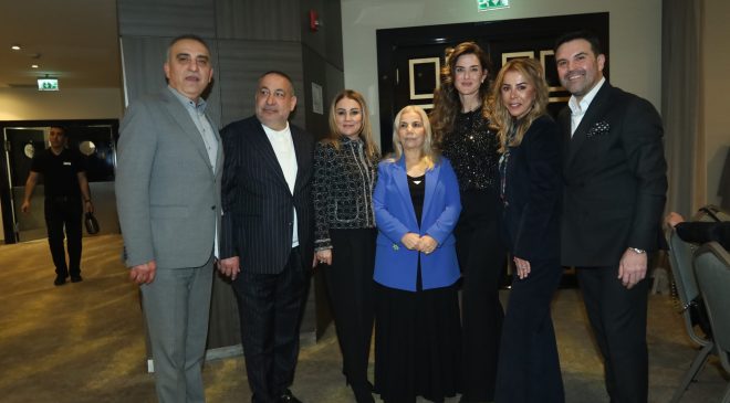 Murat ve Vildan Keloğlu dostlarI için Ramada da Bayram öncesi verdiği son iftar yemeği.