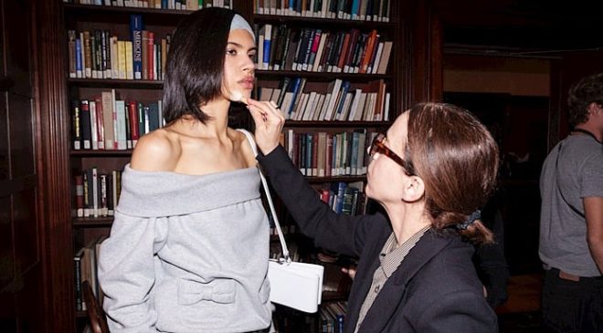 Makyaj Sanatçılarının Yeni Gündemi: Yeşil Transparan Pudra