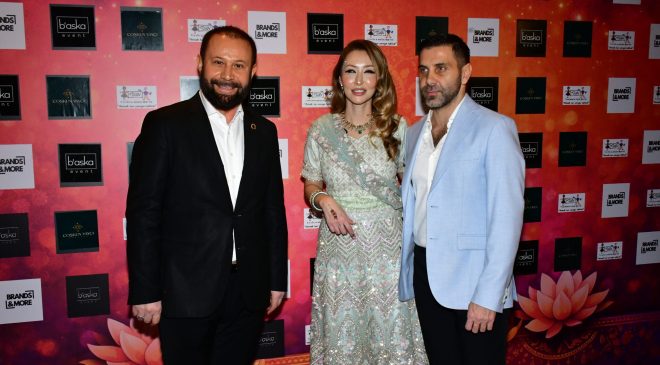 Bollywood Işıltısı Raffles İstanbul’u Sardı  Ünlüler Alışveriş Davetinde Buluştu