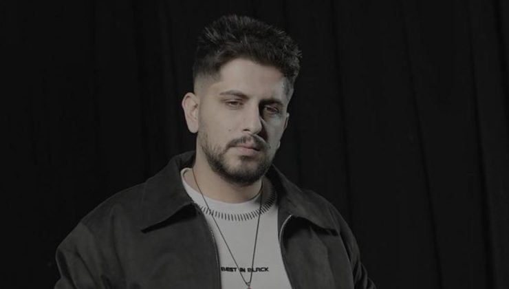 İş dünyasındaki başarılarını müzikle taçlandırmaya hazırlanan Derkan, iddialı bir çıkışla müzik kariyerine adım attı.