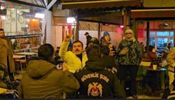 Oyuncu Ufuk Bayraktar ile Taksim'de yürüyüşe katılan kadınlar arasında gerginlik!