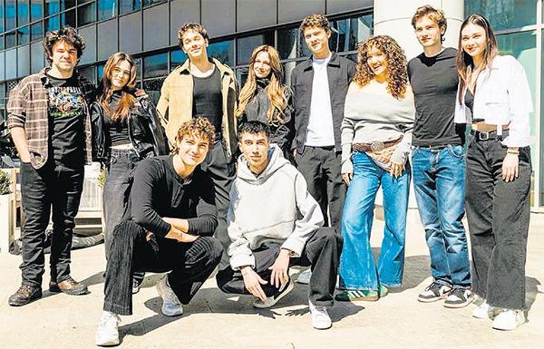 ‘Daha On Yedi’nin oyuncuları role girdi