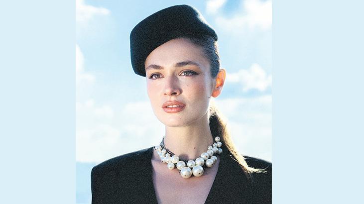 ‘Seni Yazdım’ı yorumluyor‘