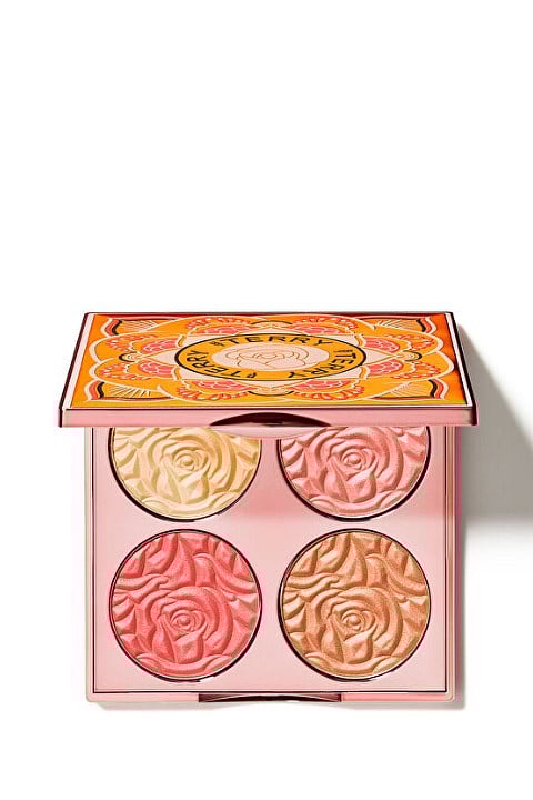 İlkbahar Işıltısı: Makyaj Çantanıza Ekleyebileceğiniz 10 Aydınlatıcı / 5