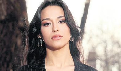 Müslüm Gürses klasiğini seslendirdi