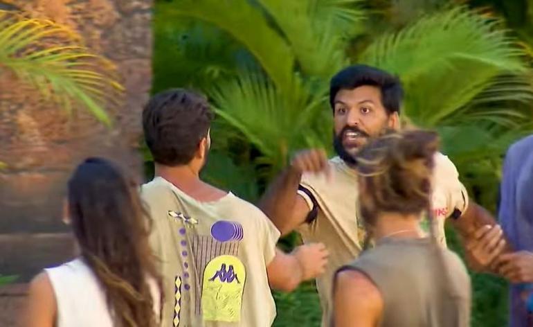 Survivorda Barış Murat Yağcı - Ramazan Sarı kavgası Nagihan Karadere gözyaşlarına boğuldu: Ne olur bir şey yapın