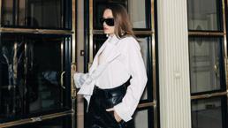 Serenay Sarıkaya pozlarıyla Paris'i salladı! Sevgilisi Mert Demir'den jet hızında yorum