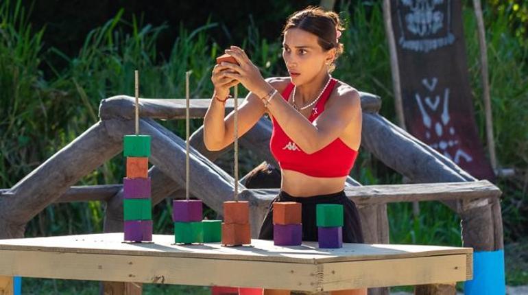 Survivordan elendi, mavi takımı hedef aldı Kandırılmak hiç bu kadar üzmemişti