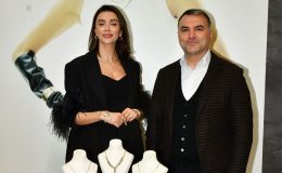 Özge Ulusoy Boynunda Servet Taşıdı! Genola’dan Düğün Hediyesi Sürprizi