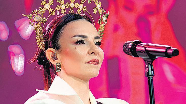 Ayla Öğretmen için söyledi