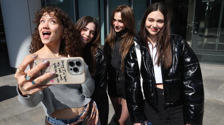 Daha On Yedi'nin gençlerinden ilk selfie'ler!